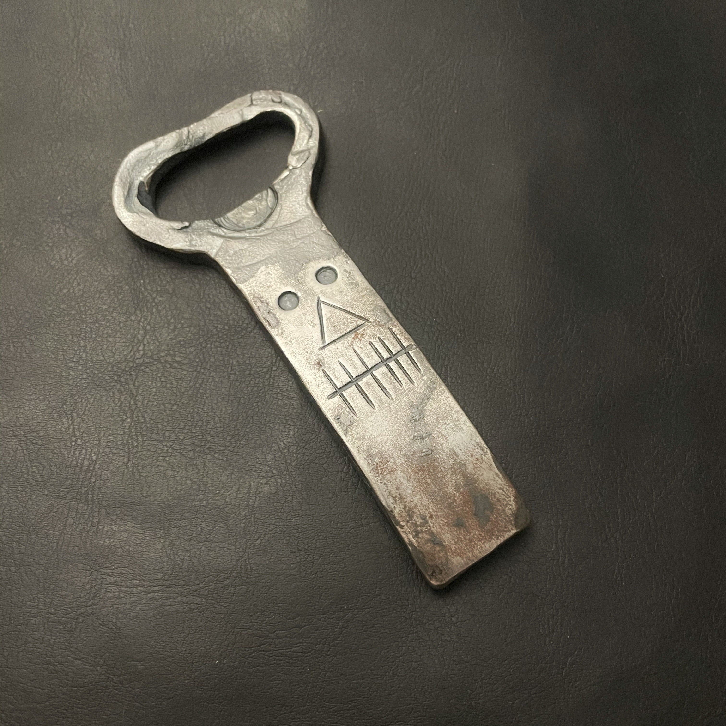 Hackaday Prize Entry: A One Hand Bottle Opener